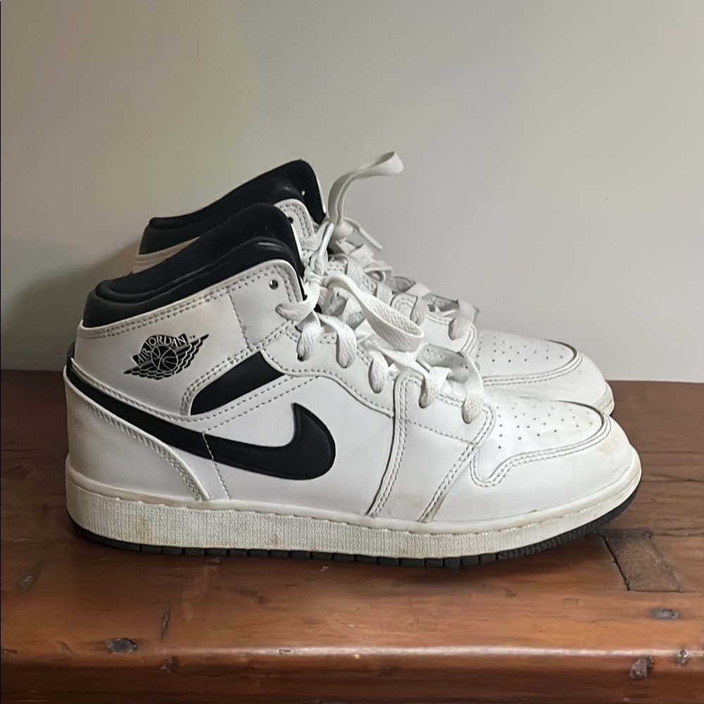 Nike Kids Sneakers White and Black